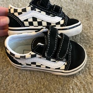 toddler checkerboard vans